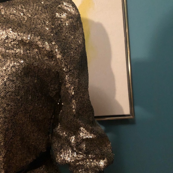 Seguined Darling Top - Great for the Holidays - Picture 5 of 10